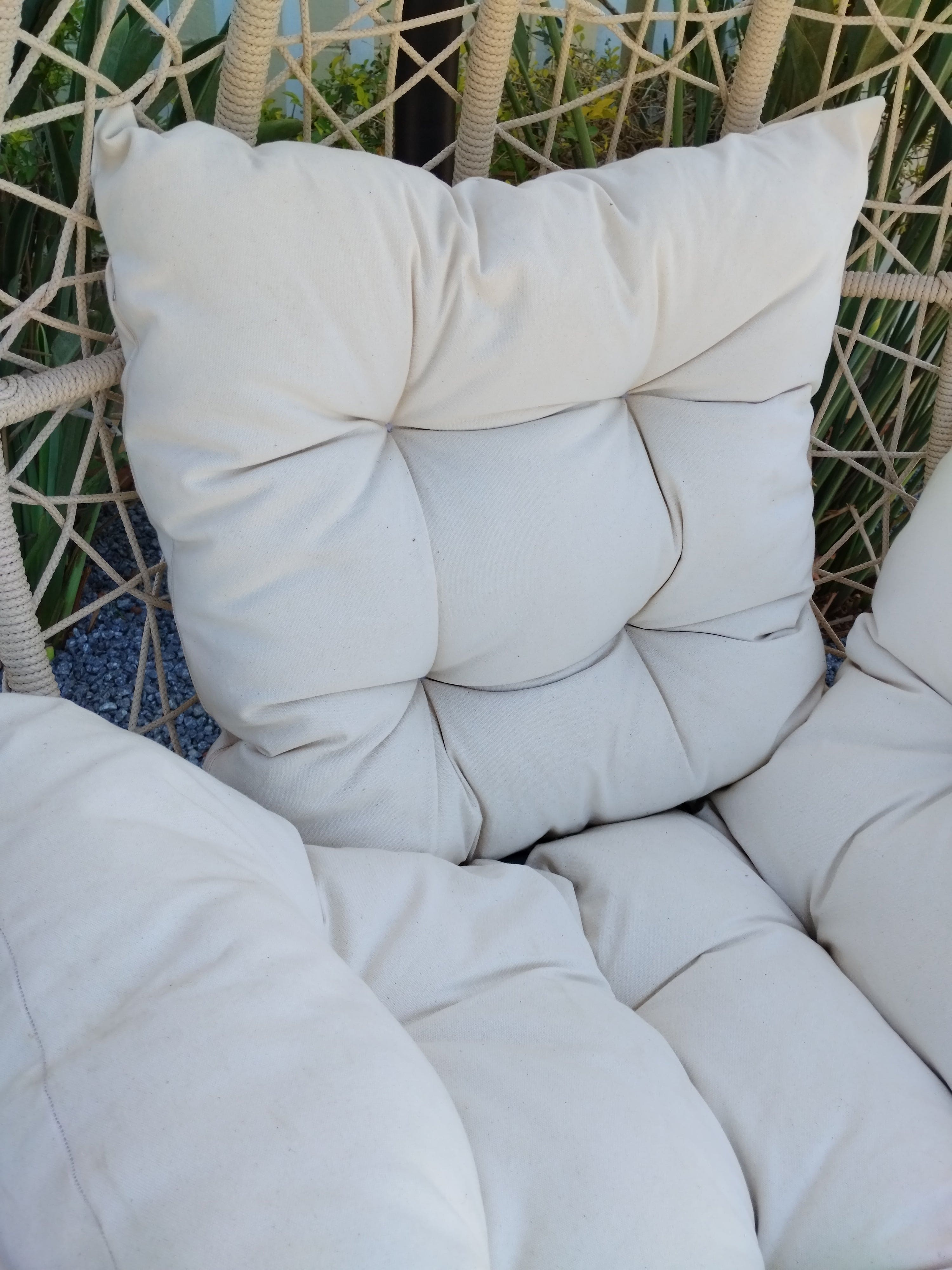 Hanging Swing Drop in Synthetic Straw